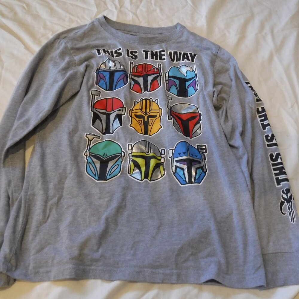 Star Wars Mandalorian Boys Size Large Long Sleeve Shirt Grey Helmets